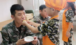 娃娃兵,童真与战争的交织